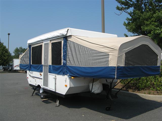 Used 2008 Flagstaff Flagstaff 228D Pop Up For Sale