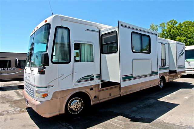 1999 Coachmen Santara