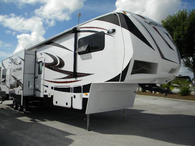 2012 Toy Hauler Dutchmen VOLTAGE