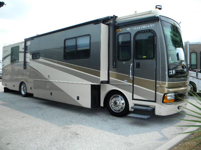 2006 Class A Fleetwood Discovery