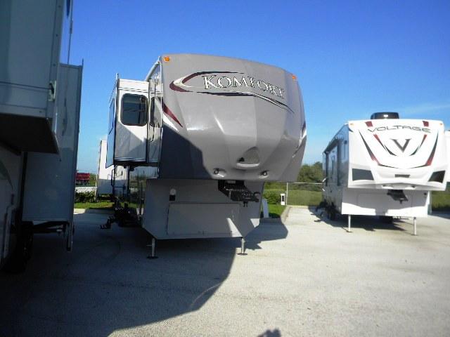 2012 Fifth Wheel Dutchmen Komfort