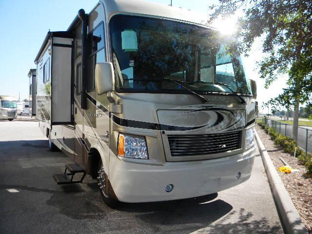 2013 Class A - Gas Thor Motor Coach Challenger