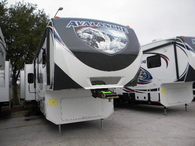 2013 Fifth Wheel Keystone Avalanche