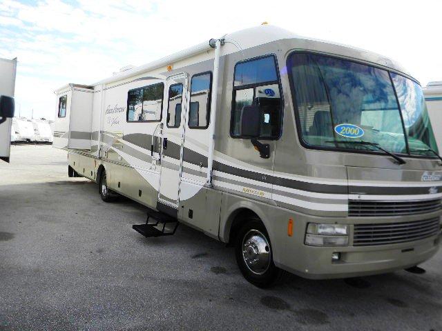 2000 Class A - Gas Fleetwood Pace Arrow Vision