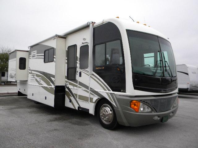 2004 Class A - Gas Fleetwood Pace Arrow