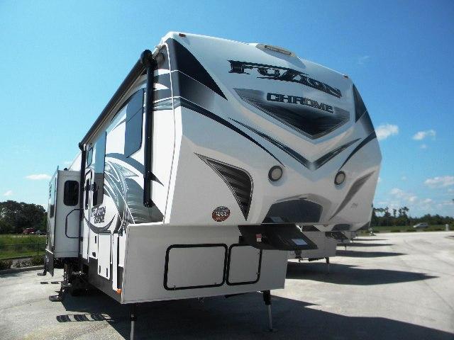 2014 Fifth Wheel Toy Hauler Keystone Fuzion