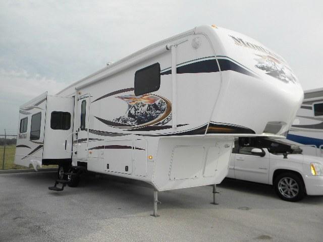 2012 Fifth Wheel Keystone Montana