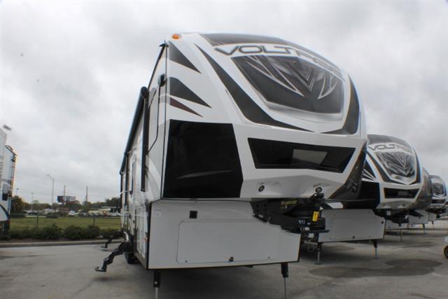 2015 Fifth Wheel Toy Hauler Dutchmen VOLTAGE