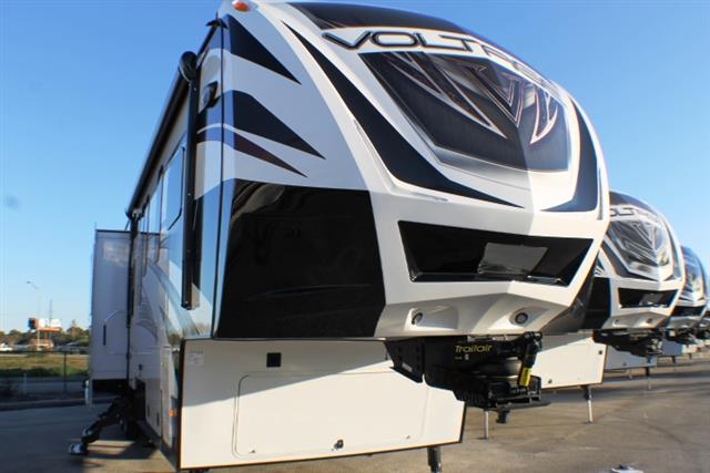 2015 Fifth Wheel Toy Hauler Dutchmen VOLTAGE