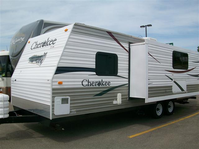 Used 2007 Forest River Cherokee Lite 26K Travel Trailer Toyhauler For Sale