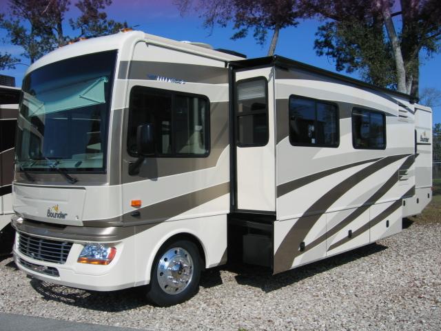 New 2009 Fleetwood Bounder 35H Class A - Gas For Sale