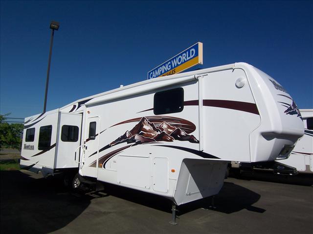 New 2009 Keystone Montana 3665RE Fifth Wheel For Sale