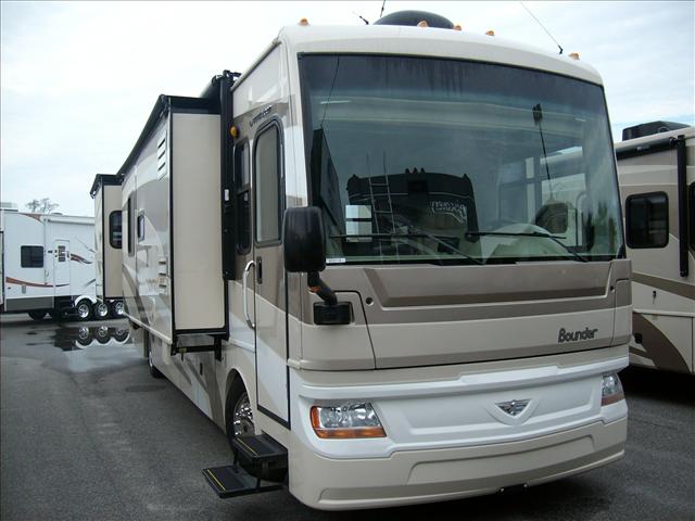 New 2009 Fleetwood Bounder Diesel 38F Class A - Diesel For Sale
