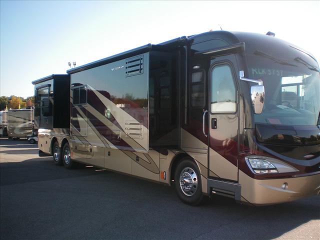 2009 Fleetwood Revolution LE