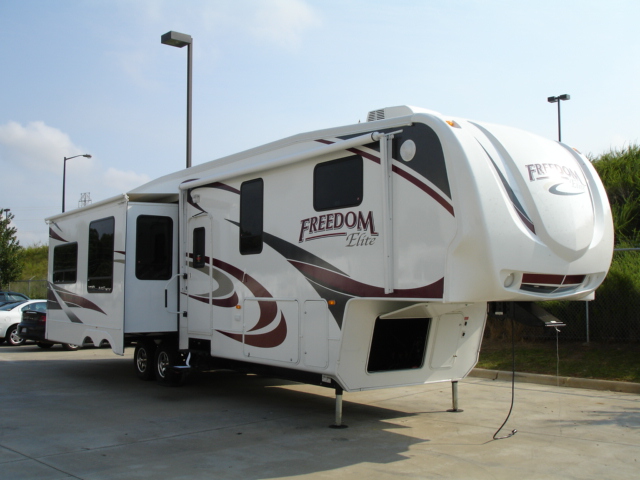 New 2009 Keystone Freedom Elite MK39 Fifth Wheel For Sale