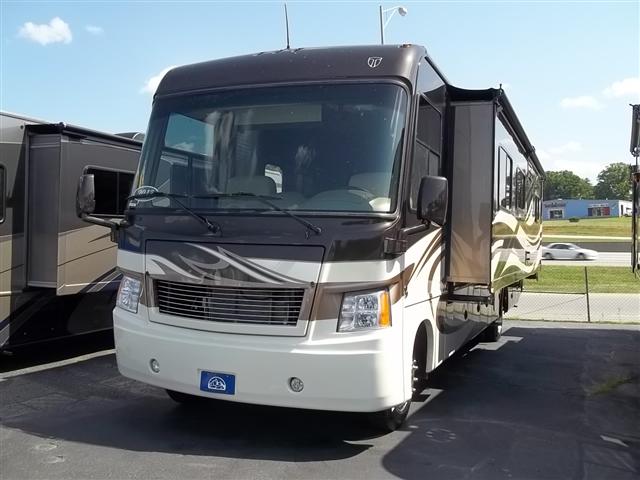 2013 Class A - Gas Thor Motor Coach Challenger