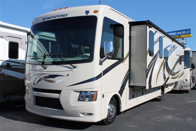 2015 Class A - Gas Thor Motor Coach Windsport