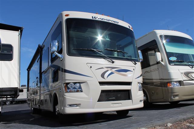 2015 Class A - Gas Thor Motor Coach Windsport