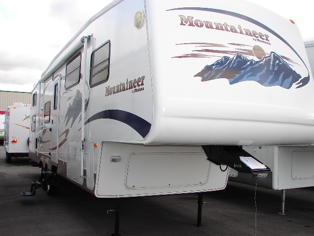 Used 2006 Keystone Mountaineer 319BHS Fifth Wheel For Sale