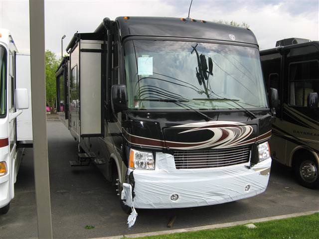 2014 Class A - Gas Thor Motor Coach Challenger
