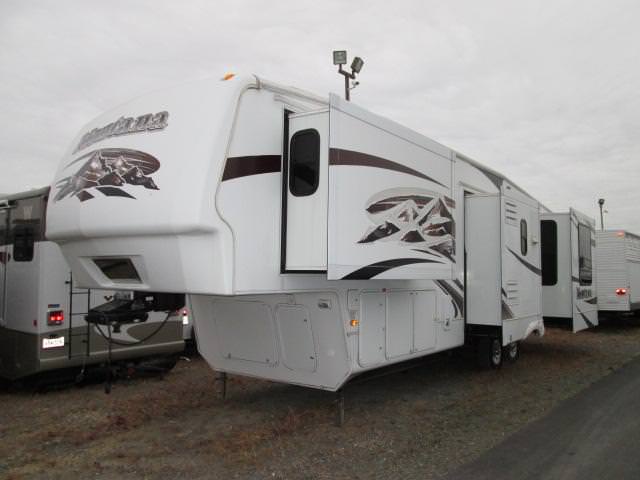 2009 Fifth Wheel Keystone Montana