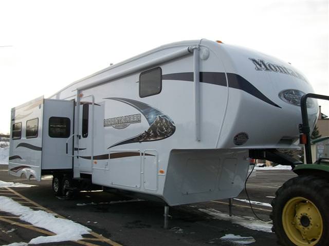 New 2010 Keystone Mountaineer 324RLQ Fifth Wheel For Sale