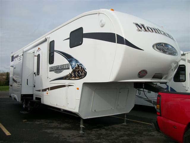 New 2011 Keystone Mountaineer 346LBQ Fifth Wheel For Sale
