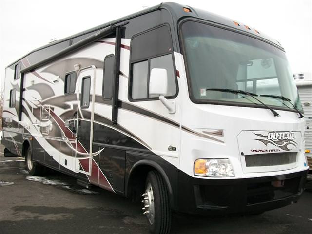 Used 2009 Damon Outlaw 3611 Class A - Gas For Sale