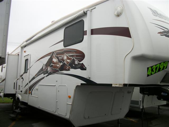 Used 2009 Keystone Montana 2980RL Fifth Wheel For Sale