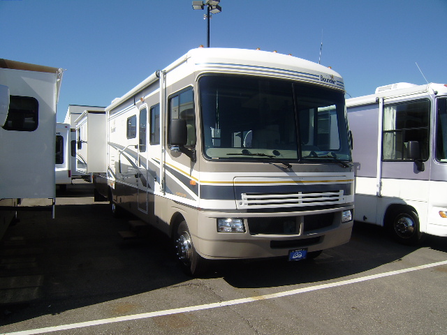 Used 2004 Fleetwood Bounder 35R Class A - Gas For Sale