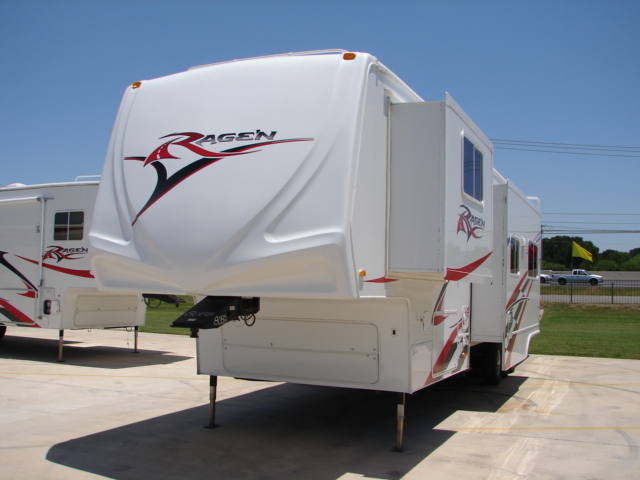 New 2008 Rage'N Blackhawk BHG4005 Fifth Wheel Toyhauler For Sale