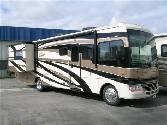 New 2009 Fleetwood Bounder 35E Class A - Gas For Sale