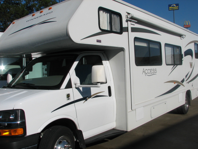 Used 2006 Winnebago Access 31C Class C For Sale
