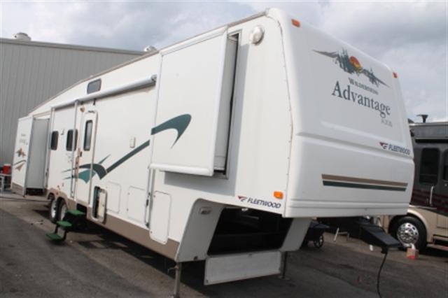 2005 Fifth Wheel Fleetwood Wilderness