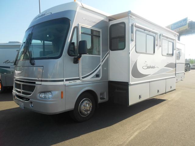 2004 Class A - Gas Fleetwood Southwind