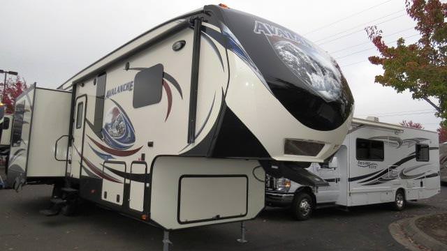 2014 Fifth Wheel Keystone Avalanche