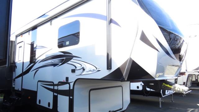 2015 Fifth Wheel Keystone Avalanche