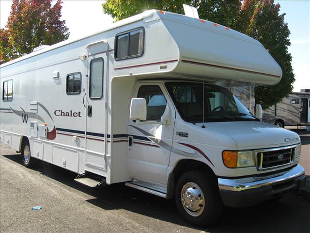 Used 2006 Winnebago Chalet 31CR Class C For Sale