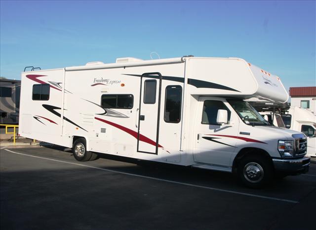 New 2009 Coachmen Freedom Express 31SS Class C For Sale
