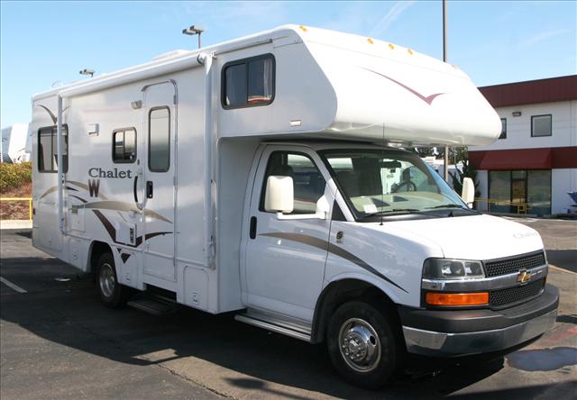 Used 2007 Winnebago Chalet 24VR Class C For Sale