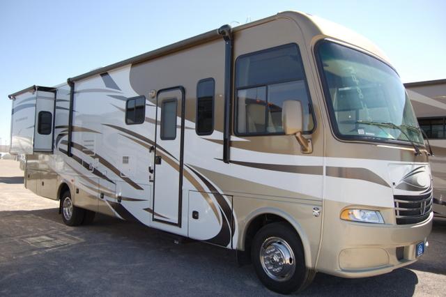 2013 THOR MOTOR COACH DayBreak