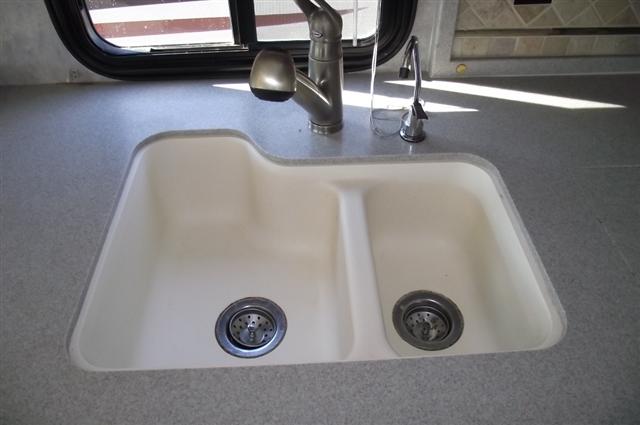 http://images.rvs.com/22927/192877/20025%20016.jpg