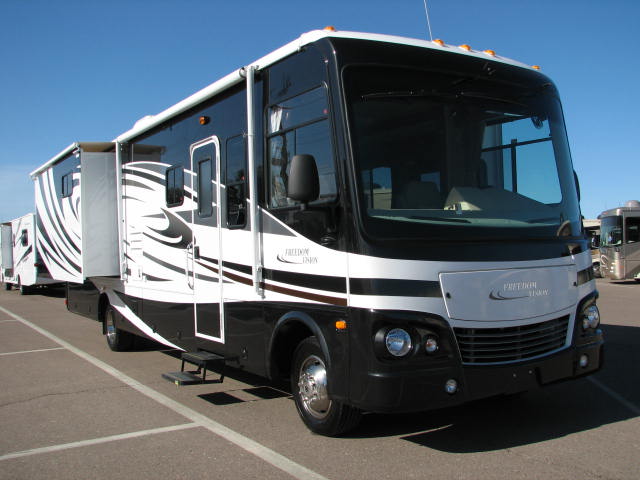 New 2009 Coachmen Freedom Vision 3540DS Class A - Gas For Sale