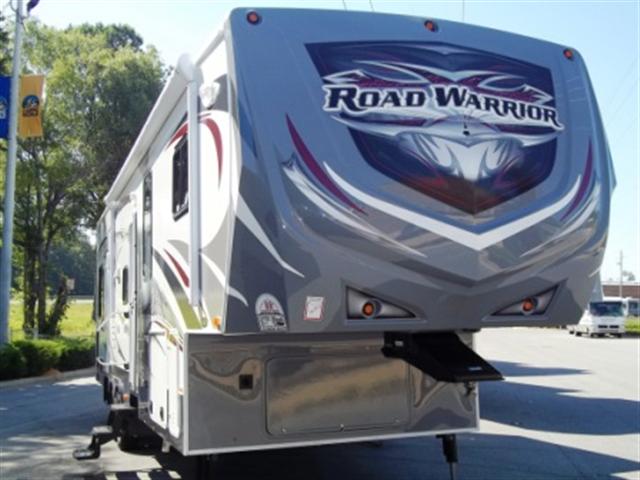 New 2013 Heartland Road Warrior 305 Fifth Wheel Toyhauler For Sale