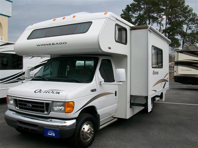 Used 2006 Winnebago Outlook 25F Class C For Sale