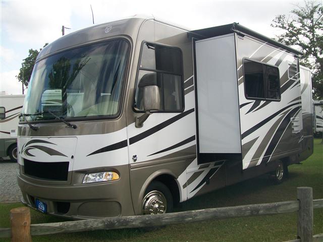 2012 THOR MOTOR COACH DayBreak