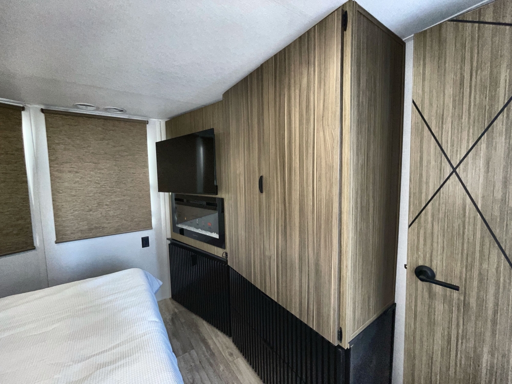 entertainment-center