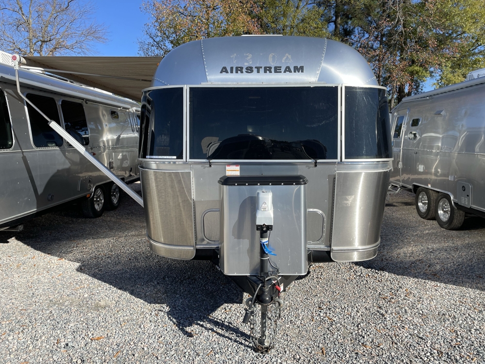 2019 Airstream International Serenity 27FB TWIN