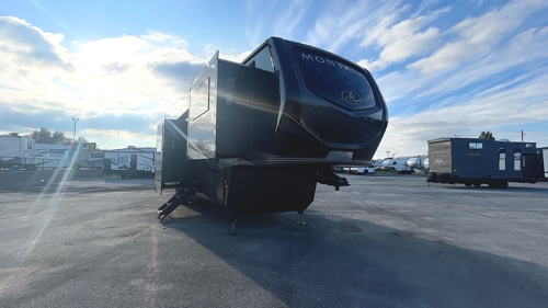 RV carousel image 1