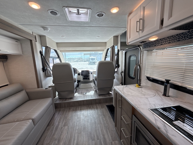 2026 Thor Freedom Traveler A24 — photo 4 of 8